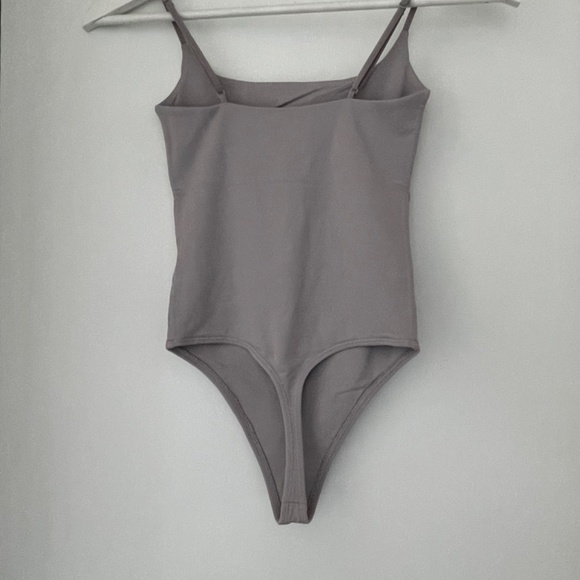 Contour Spaghetti strap bodysuit - Picture 2 of 8